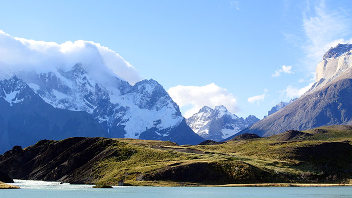 Unsere Füße haben genug gesehen! Wir nehmen die Abkürzung mit dem Katamaran und warten auf unsere Freunde in Puerto Natales :-)