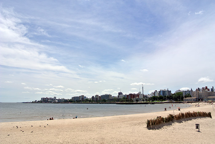 Endlich wieder mal ein Strand an dem nicht nur Pinguine schwimmen können :-)